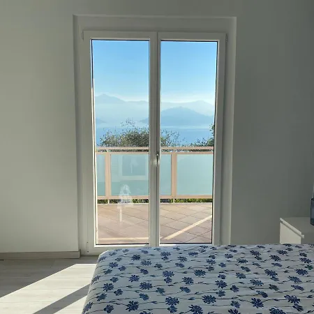 Happy Guest - Blue