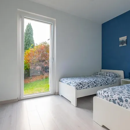 Happy Guest - Blue * Riva di Solto